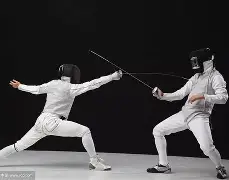 击剑联赛上演强强对话，胶东犀牛队大胜粤西飞鹰队，战术调整见效；轮换效果显现